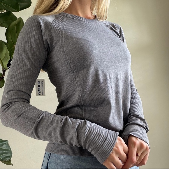 Old Navy Tops - Old Navy Gray Ribbed- Athletic Long Sleeve Top
